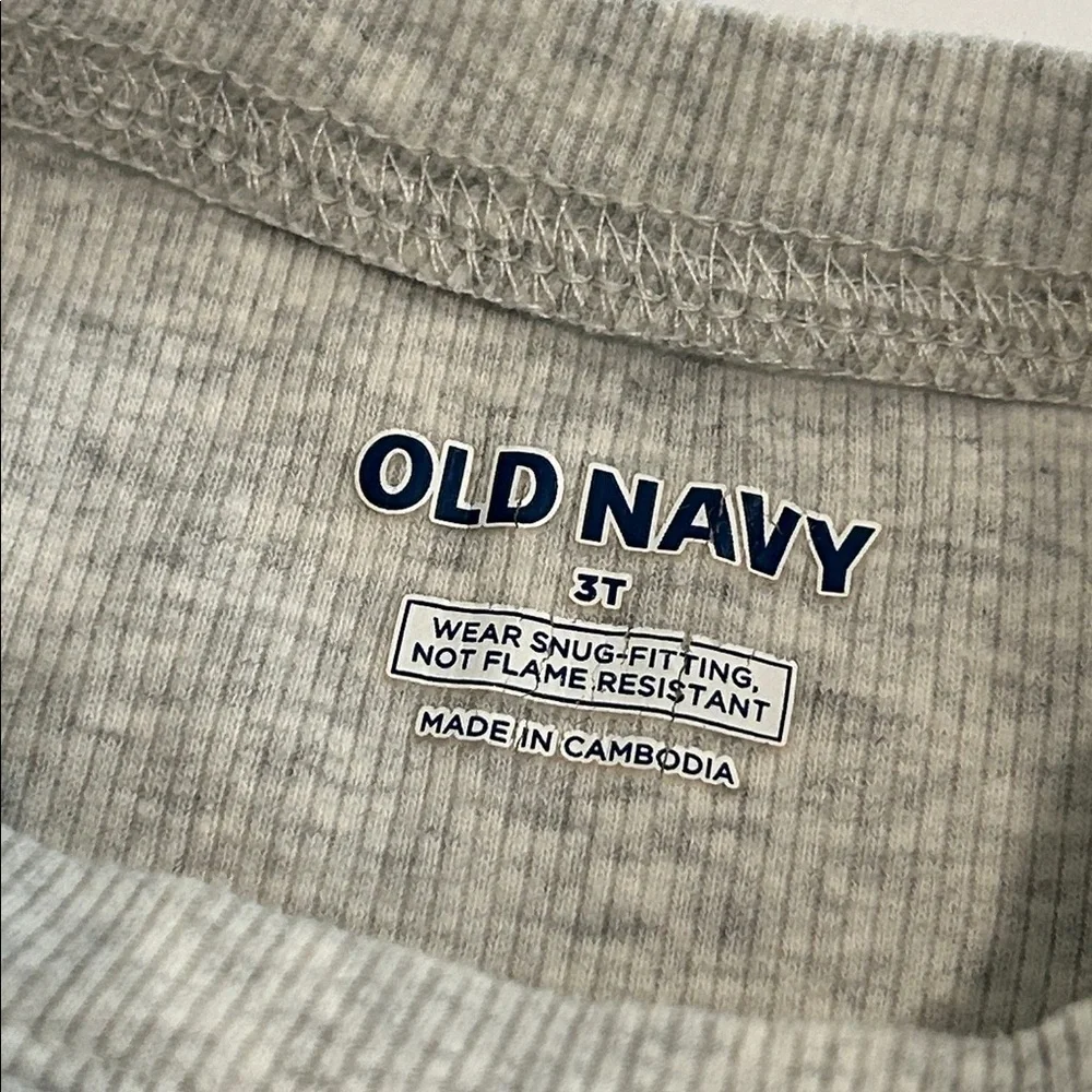 Old Navy Gray Pajama set